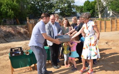 Feierliche Grundsteinlegung für den Schulerweiterungsbau